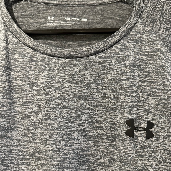 Grey men’s long sleeve under Armour tshirt - Picture 2 of 2